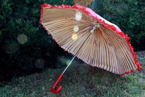 To make your own Amanita muscaria mushroom umbrella, visit the eHow craft blog for my tutorial on how to make your own! Diy Mushroom Accessories, Diy Ren Faire Accessories, Mushroom Parasol, Mushroom Headband, Umbrella Tutorial, Eyeball Wreath, Mushroom Umbrella, Mushroom Outfit, Diy Mushroom