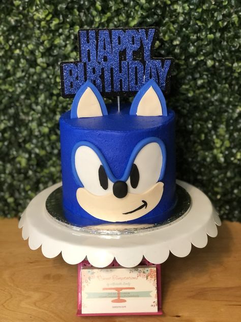 Easy Sonic The Hedgehog Cake, Sonic Smash Cake, Sonic Party Cake, Small Sonic Cake, Sonic Cake Buttercream, Sonic And Shadow Birthday Cake, Sonic Cakes Ideas, Sonic Centerpieces Ideas, Sonic Shadow Birthday Cake