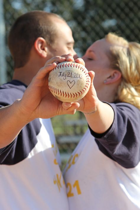 A "save-the-date" idea for those baseball and softball lovers! (I forgot to put my watermark on this picture). Baseball Engagement Photos, Softball Wedding, Baseball Couples, Ball Photography, Baseball Wedding, Wedding Engagement Pictures, Private Wedding, Cute Couple Quotes, Engagement Poses