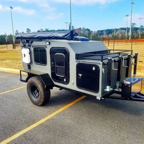 Off Road Teardrop Trailer, Off Road Teardrop, Off Grid Trailers, Teardrop Camper Plans, Camping Trailer Diy, Small Camping Trailer, Jeep Trailer, Teardrop Camper Trailer, Diy Camper Trailer