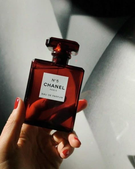 Chanel perfume~ Burgundy Aesthetic, Red Perfume, I See Red, Dark Feminine Aesthetic, Aesthetic Colors, Red Wallpaper, Dolce E Gabbana, Perfume Collection, Red Aesthetic