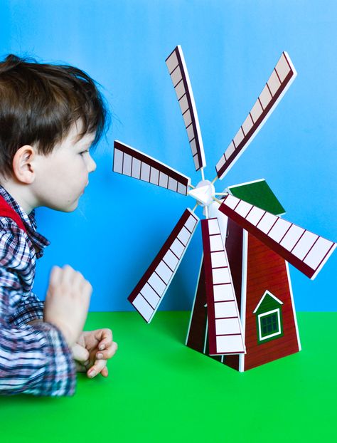 Make a windmill model at home and do an engineering study with children! With a printable template, building your own toy windmill is a quick and easy STEM activity. Windmill Template, Make A Windmill, How To Make Windmill, Emotions Printable, Rosies Walk, Windmill Model, Paper Windmill, Easy Stem, Travel Baby Shower Theme