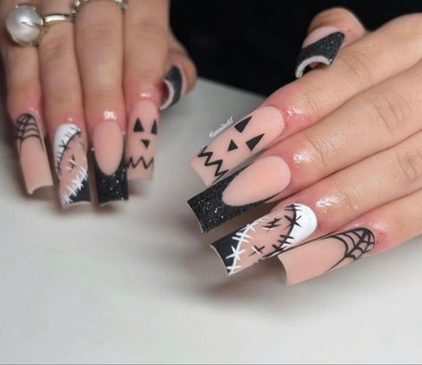 Medium Length Acrylic Nails Designs, Halloween Nails Brown, Brown Halloween Nails, Matte Halloween Nails, Baddie Halloween Nails, Nude Halloween Nails, Neutral Halloween Nails, Creepy Halloween Nails, Skeleton Nails