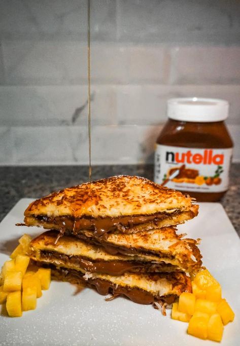 Filled French Toast, Toast With Nutella, Nutella Stuffed French Toast, Nutella French Toast, Stuffed French Toast, Nutella Spread, How To Make Sandwich, Delicious Breakfast Recipes, Cooking For One