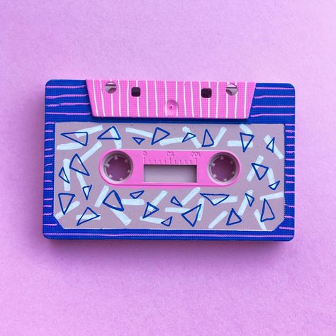 Wooden Flamingo, Cassette Tape Art, Arrow Shooting, Cassette Audio, Upcycle Ideas, 80s Theme, Tape Art, Bullet Points, Design Bedroom