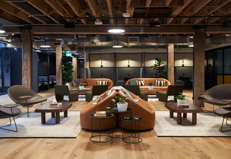 WeWork Pyrmont Coworking Offices - Sydney - Office Snapshots Office Inspiration Workspaces, Work Office Design, Work Lounge, Chill Lounge, Los Angeles Interior Design, Office Tour, Coworking Office, Interior Design Games, Office Lobby