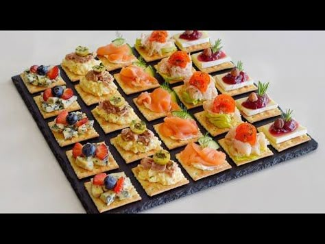 5 köstliche CANAPÉS auf Crackern, um Ihre Gäste zu überraschen | DarixLAB - YouTube Canapes Faciles, Spanish Tapas Recipes, Desserts With Biscuits, Tapas Recipes, Spanish Tapas, Finger Food Appetizers, Apple Desserts, Appetizers For Party, Creative Food