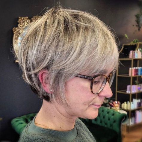 43 Cute Trendy Bixie Haircuts : Bixie Haircut for Over 50 I Take You | Wedding Readings | Wedding Ideas | Wedding Dresses | Wedding Theme Haircut For Over 50, Bixie Colour, Feminine Hairstyle, Long Pixie Haircut, Bixie Haircut, New Short Haircuts, Chic Short Hair, Wedding Readings, Bob Hairstyles For Thick