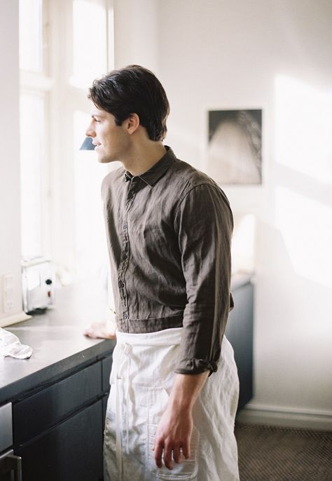 Ouur | Linen Full Serving Apron Waiter Outfit, Cafe Uniform, Linen Men, Aesthetic Boy, Farm Style, Pastry Chef, Portrait Inspiration, Men Boys, Photography Business