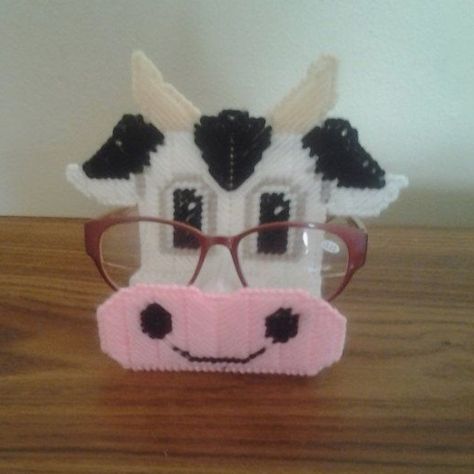 Eye Glass Holder, Hamma Beads Ideas, Melty Bead Patterns, Doll House Crafts, Moms Crafts, Plastic Canvas Tissue Boxes, Plastic Canvas Christmas, Glasses Holder, Beaded Jewlery