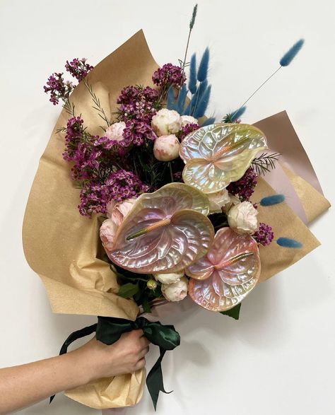 Gold Stargirl, Stargirl Fashion, Anthurium Bouquet, Ocean Vintage, Boquette Flowers, Flowers Aesthetic, Flower Therapy, Beautiful Bouquet Of Flowers, Beautiful Flower Arrangements