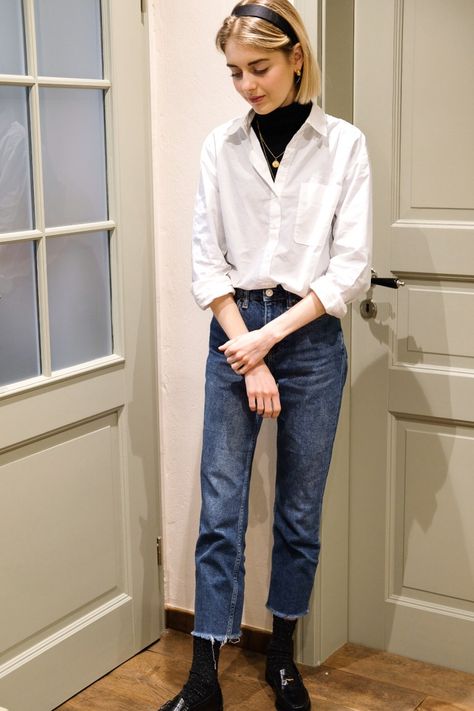 Basic White Shirt, Alice Band, Looks Street Style, Beauty Nail, Mode Inspo, 가을 패션, Inspiration Mode, Looks Style, Mode Inspiration