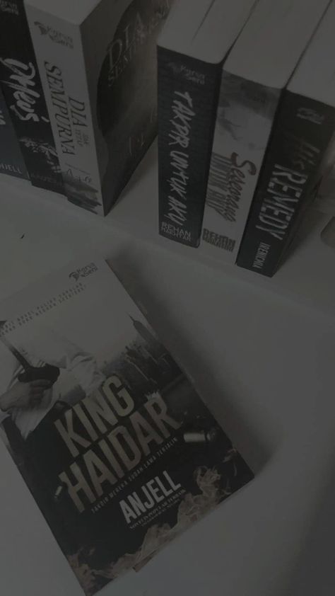 Novel King Haidar, Wattpad Novels, Wallpaper Novel, Novel Aesthetic, Novel Wattpad, Novel Characters, Book Aesthetic, Aesthetic Wallpaper, Books To Read