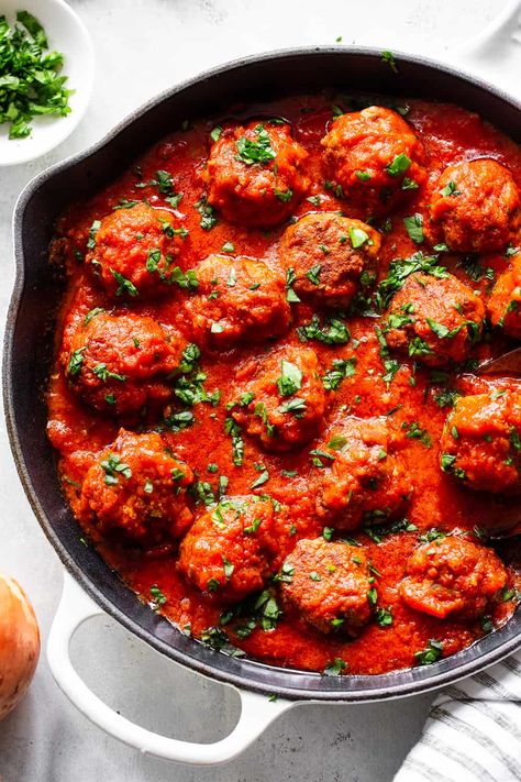 Meatballs In Sauce, Skillet Meatballs, Whole 30 Meatballs, Grain Free Pasta, Paleo Running Momma, Whole30 Meals, Gluten Free Meatballs, Meatball Dinner, Whole 30 Meal Plan