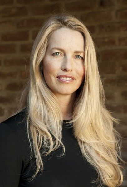 Lauren Powell Jobs is the wife of late Apple Founder Steve Jobs. She's the largest shareholder in Disney Corp. and also has a large share of stock in Apple Computer. Laurene Powell Jobs, Billionaires Club, Wealthy People, Wealthy Women, Changing The World, Corporate Headshots, Best Portraits, Talking Heads, Rich People