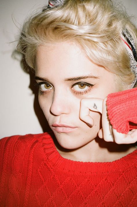 Sky Ferreira Stars in Maison Kitsunes Spring 2014 Ads Sky Ferreira, Nylon Magazine, Francisco Lachowski, Star Sky, Cara Delevingne, Grunge Hair, Spring Summer 2014, Summer 2014, New Wave