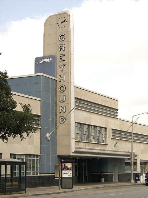 Cleveland Streamline Moderne Streamline Moderne Architecture, Cleveland Art, Streamline Moderne, Art Deco Buildings, Art Deco Architecture, Alvar Aalto, Deco Furniture, Art Deco Furniture, Estilo Art Deco