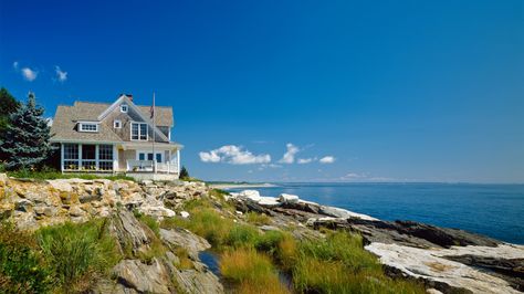 Indian Point Cottage, Georgetown, Maine | Whitten Architects Georgetown Maine, Maine Beaches, Dream Beach Houses, Coastal Living Rooms, Seaside Cottage, Beach Cottage Decor, Beach Cottage Style, Modern Beach, Dream Beach