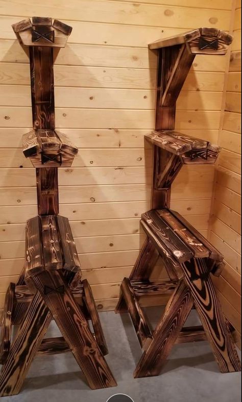 Saddle Holder Ideas, Tack Organization, Horse Tack Storage, Saddle Display, Tackroom Ideas, Diy Tack Room, Small Western Tack Room Ideas, Tack Room Storage Ideas, Horse Hitching Post Ideas