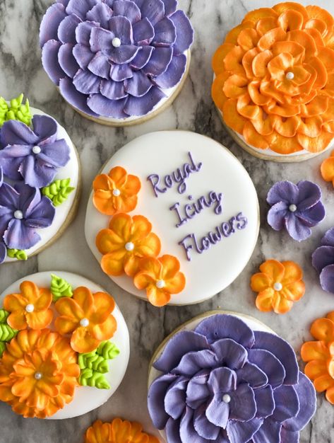 Create Stunning Petals With This Royal Icing Flower Tutorial! - Your Baking Bestie Royal Icing Recipe For Flowers, Stiff Icing Recipe, Icing Flowers Tutorial, Stiff Royal Icing Recipe, Royal Icing Flowers Tutorial, Sugar Cookie Decorating Icing, Royal Icing Piping, Royal Icing Cookies Recipe, Cookie Decorating Icing