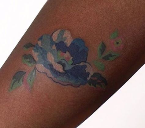 Colorful Tattoos Black Women, Kawaii Tattoo Black Skin, Colorful Tattoos On Black Women, Black Skin Color Tattoo, Blue Tattoos On Brown Skin, Brown Ink Tattoo On Brown Skin, Small Tattoos Dark, Dark Brown Tattoo, Brown Tattoos On Brown Skin