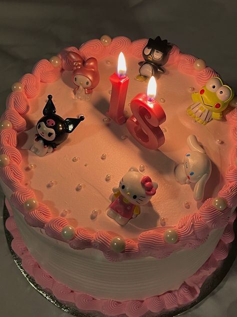 Birthday Cake Mini, Cake Hello Kitty, Small Birthday Cakes, Cake Mini, Kitty Cake, Mini Cakes Birthday, Black Color Hairstyles, Color Hairstyles, Hello Kitty Cake