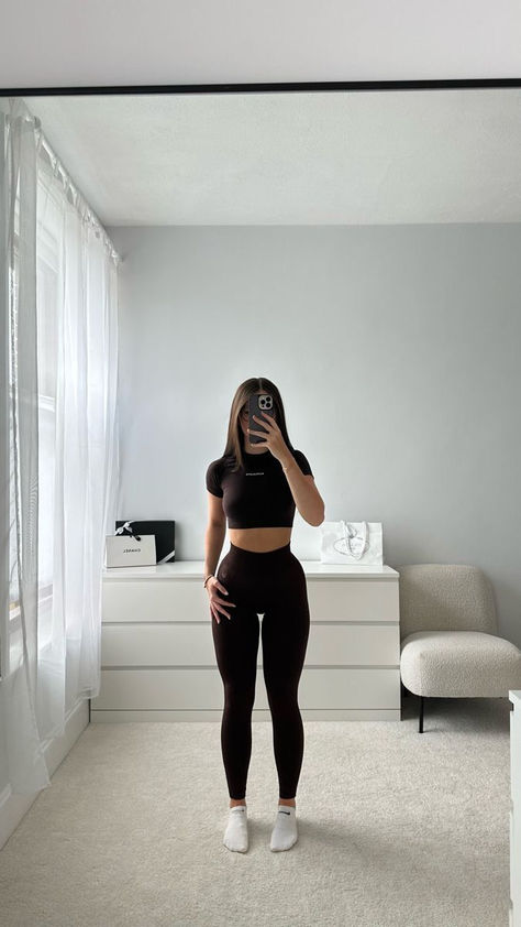 Leggings Casual Outfit, Volleyball Leggings, Black Leggings Casual, Leggings Outfit Ideas, Summer Workout Outfits, Leggings Outfit Casual, Modele Fitness, Gymwear Outfits, Look Legging