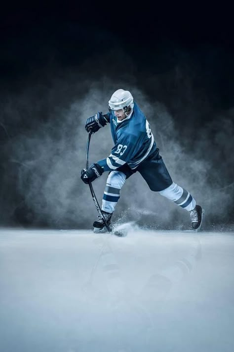 Hockey Portraits, Hockey Team Photos, Hockey Senior Pictures, Sports Ads, Hockey Drawing, Hockey Photography, Hockey Shot, Nhl Wallpaper, Photo Bleu