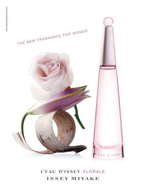 L'eau D'Issey Florale L’Eau d’Issey Florale, a new, elegant and modern fragrance. Composed of mandarin, lily, rose, musk and white wood, this new floral odyssey evokes femininity and delicateness. Issey Miyake Perfume, Koleksi Parfum, Perfume Floral, Pink Perfume, Wear Perfume, Beautiful Perfume, The Perfume, Perfume Scents, Perfume And Cologne