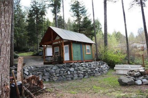 200 Sq. Ft. Tiny Cabin For Sale on .41 Acres in Tahuya, WA Modern Tiny Cabin, Langley Washington, Building A Small Cabin, Studio Layout, Tiny House Talk, Tiny House Interior Design, Tiny House Nation, Cabins For Sale, Architecture Bathroom