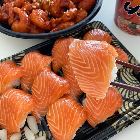 Korean Salmon, Salmon Aesthetic, Food Japanese, God Mat, Yummy Comfort Food, Food Is Fuel, Food Obsession, Cafe Food, Favorite Food