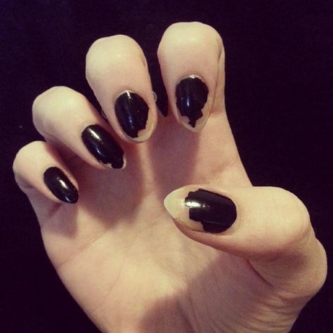 Nail Inspo With Nail Polish, Chipped Black Nails Aesthetic, Chipped Nails Aesthetic, Black Chipped Nails, Chipped Nail Polish Aesthetic, Nail Polish Aesthetic, Polish Aesthetic, Nail Dehydrator, Chipped Nails