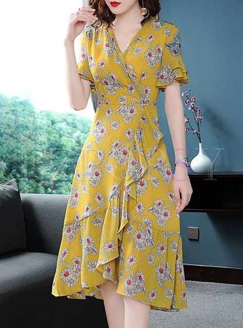 b5a1fc2085986034e448d2ccc5bb9703desc51210522ri Gaun Koktail, Street Dress, Chiffon Floral, Line Dress, Mode Online, Floral Chiffon, Amelie, Trendy Dresses, Sewing Dresses