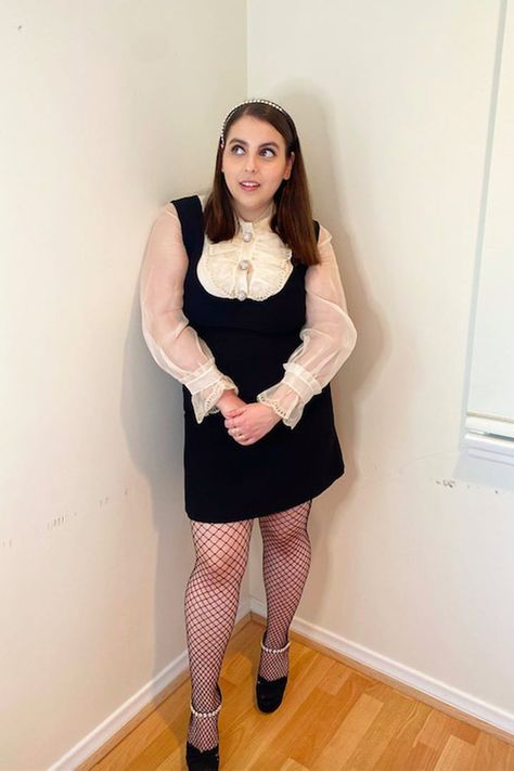 Beanie Feldstein, Modern Chic Fashion, Fashion Runway Show, Future Outfit, Wedding Attire Guest, Easy Trendy Outfits, Blair Waldorf, 60s Fashion, Celebrity Look