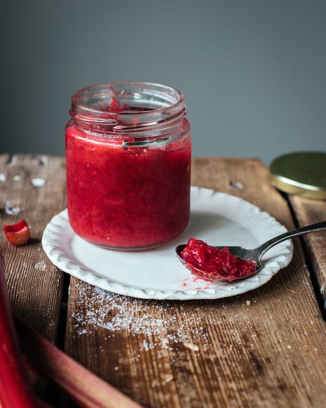 rhubarb jam (small batch) — the farmer's daughter | let's bake something Rhubarb Jam Recipes, Rhubarb Strawberry, Bake Something, Rhubarb Jam, Squeezed Lemon, Jam And Jelly, Mother Earth News, Rhubarb Recipes, Jam Recipe