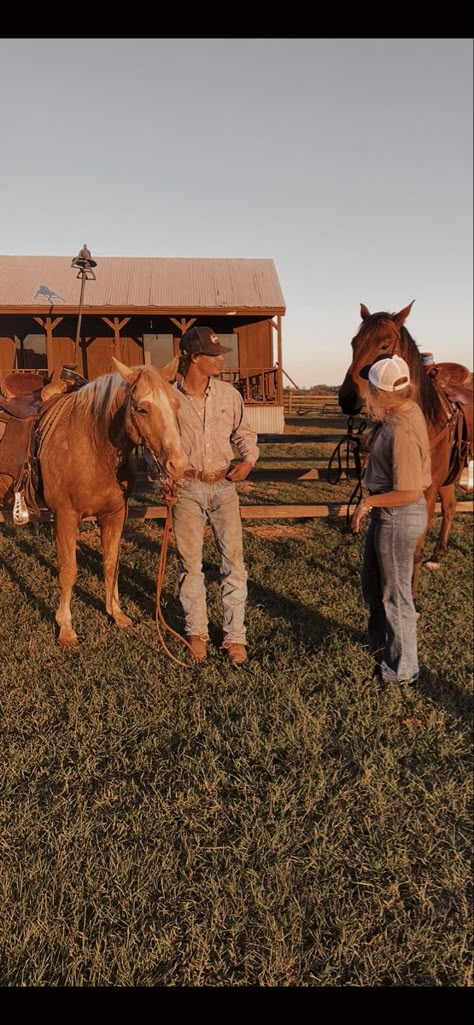 Rodeo Couples, Country Couple Pictures, Country Relationship Goals, Teen Relationships, Country Relationships, Country Romance, Cute Country Couples, Country Girl Life, Cowboy Love