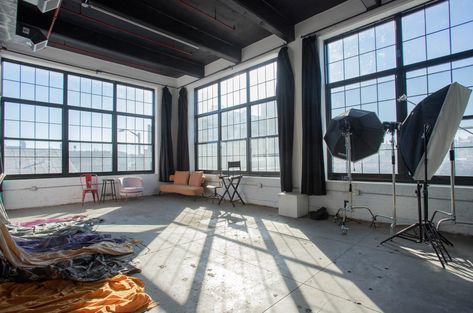 Brooklyn Photo Studio Rental — Mik Space - Photo Studio New York NYC - MikSpace Industrial Photo Studio, Photography Office Ideas, Photography Studio Rental, Photography Space, Warehouse Apartment, Photography Office, Photo Studios, Studio Rental, New York Studio