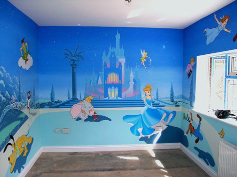 Disney Decor Bedroom, Disney Kids Rooms, Disney Wall Murals, Disney Mural, Themed Bedrooms, Disney Bedrooms, Girl Nursery Themes, Kids Room Murals