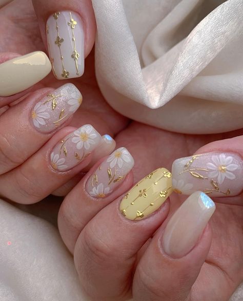 December 2024 Nails, Hybrid Nails Ideas, Subtle Nails, Work Nails, Classy Acrylic Nails, Nail Art Designs Videos, Elegant Nails, Funky Nails, Floral Nails