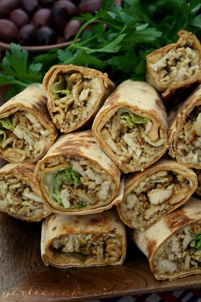 Make tender, spiced chicken shawarma at home in your oven! Wraps Homemade, Paleo Wraps, Shawarma Chicken, Middle East Recipes, Garlic Mayo, Spiced Chicken, Doner Kebab, Creative Recipes, Chicken Shawarma