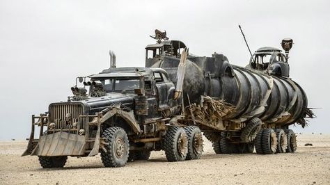 Mad Max: Fury Road "Furiosa's War Rig" Czech Tatra and Chevrolet Fleetmaster Mad Max Fury Road Cars, Mad Max Movie, Max Rockatansky, Imperator Furiosa, Semi Trailer Truck, Car Max, Apocalypse Art, Tv Cars, Mad Max Fury