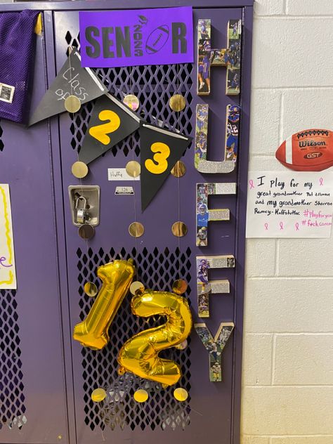 Senior Basketball Locker Decorations, Senior Locker Decorations Ideas Soccer, Senior Night Football Locker Decorations, Decorating Lockers For Sports, Softball Locker Room Decorations, Softball Locker Decorations, Senior Night Locker Decorations, Senior Locker Decorations Ideas, Lockers Decorations