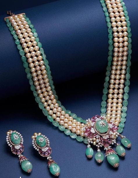 Pearls Mala Jewellery Designs, Green Beads Indian Jewellery, Beaded Wedding Jewelry, Wedding Jewelry Sets Bridal Jewellery, Stone Bead Jewelry, Antique Necklaces Design, Fancy Jewelry Necklace, Bridal Jewelry Vintage, Pearl Jewelry Design