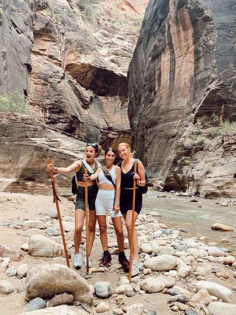 Zion National Park: Bachelorette Edition - apaigeofpositivity Hiking Bach Party, Bachelorette Hiking Ideas, Hiking Bachelorette Outfits, Zion Bachelorette Party, Granola Bachelorette Party, Bachelorette Camping Trip, Hiking Bachelorette Party Ideas, Bachelorette Hiking Outfit, National Park Bachelorette Party