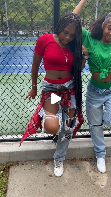 THE COLD BLUE GIRLS 🩶 on Instagram: "You Know The Vibes. 90s Theme Practice✨🩶😂
#explore #blackgirlscheer #viralreels #90s" 90s Themed Outfits Black Women, 90s Diy Outfits Costume Ideas, 90s Theme Outfits, 90s Outfits Black Women, Tlc Outfits 90s, 90s Day, Tlc Outfits, 90s Themed Outfits, Outfits Black Women