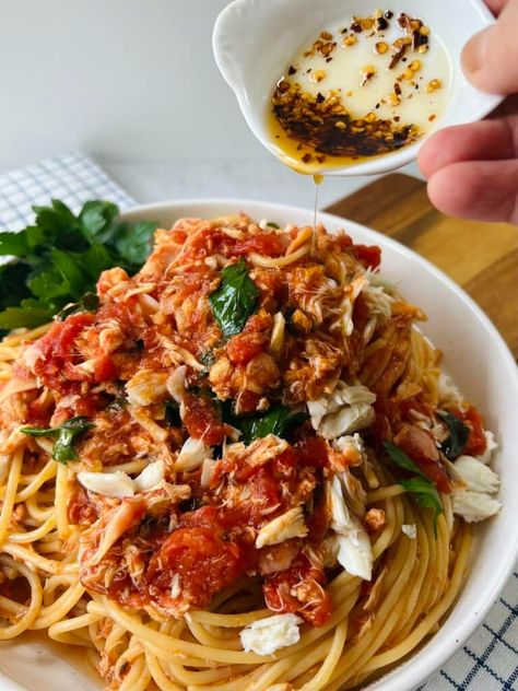 Easy Crab Pasta Sauce with Spaghetti - Mangia with Michele Crab Pasta Sauce, Crabs And Spaghetti Recipe, Crab Meat Pasta, Crab Pasta Recipes, Crab Spaghetti, Chili Spaghetti, Vodka Sauce Pasta, Crab Pasta, Vodka Pasta