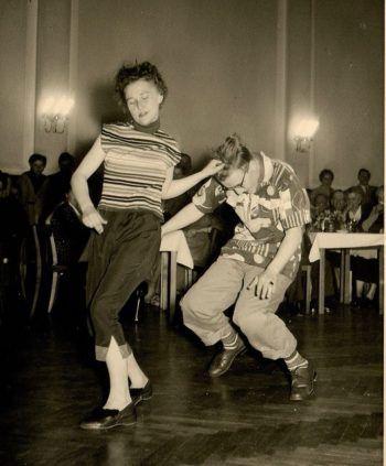 How to Dress for a 50s Sock Hop  AT THE HOP! Isadora Duncan, Jitterbug, Sock Hop, Lindy Hop, Dance Like No One Is Watching, Swing Dancing, Dance Movement, Shall We Dance, I'm With The Band