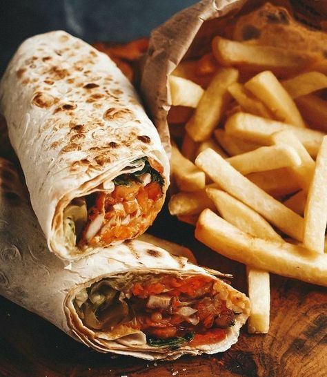 Amazing Food Photography, Fast Food Places, Doner Kebab, Food Photoshoot, Food Menu Design, Food Places, African Food, Food Shop, Food Obsession