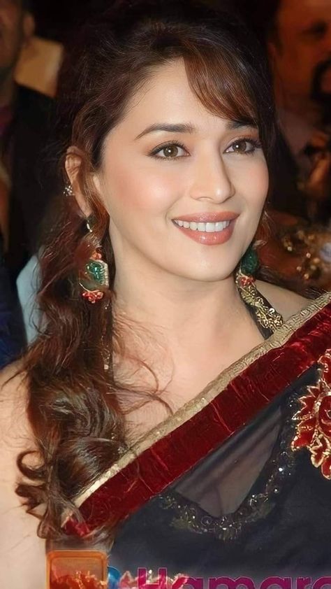 Maduri Dixit, Madhuri Dixit Saree, Diwali Greetings, Mexican Women, Canvas Drawings, Hot Images, Madhuri Dixit, Beautiful Hijab, Bollywood Stars