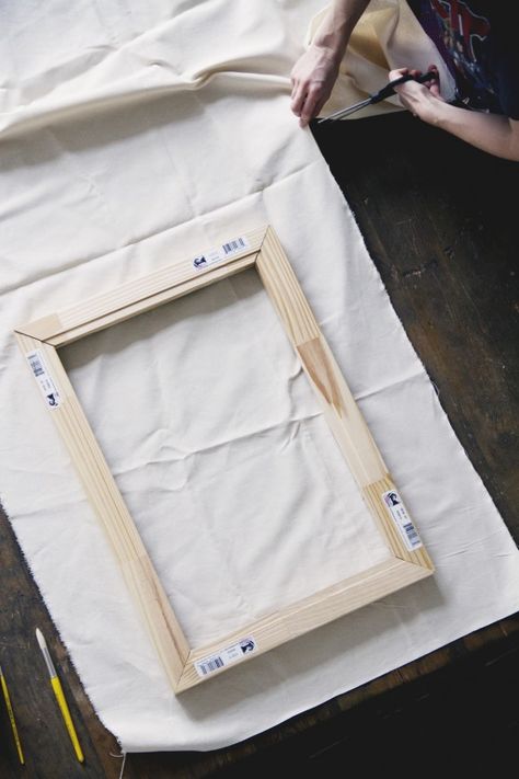 Stretch Canvas Diy, Diy Canvas Frame, How To Make Canvas, Framing Canvas Art, Free People Fashion, Art Atelier, Crafts Diy Projects, Inspiring Photos, Diy Picture Frames